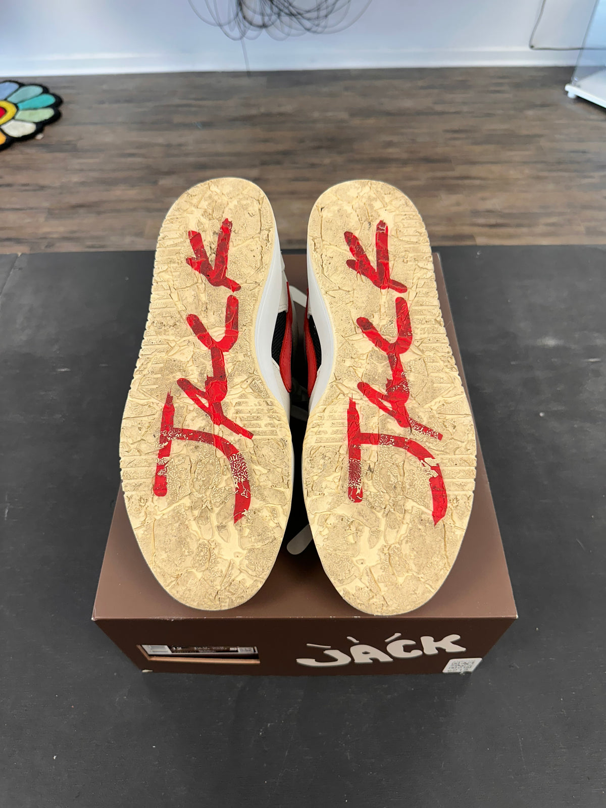 Travis Scott University Red Size 10.5