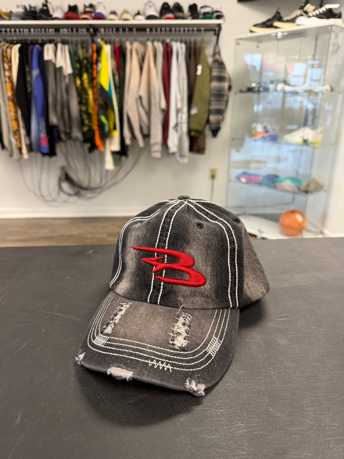 Abominable Black/Red Cap