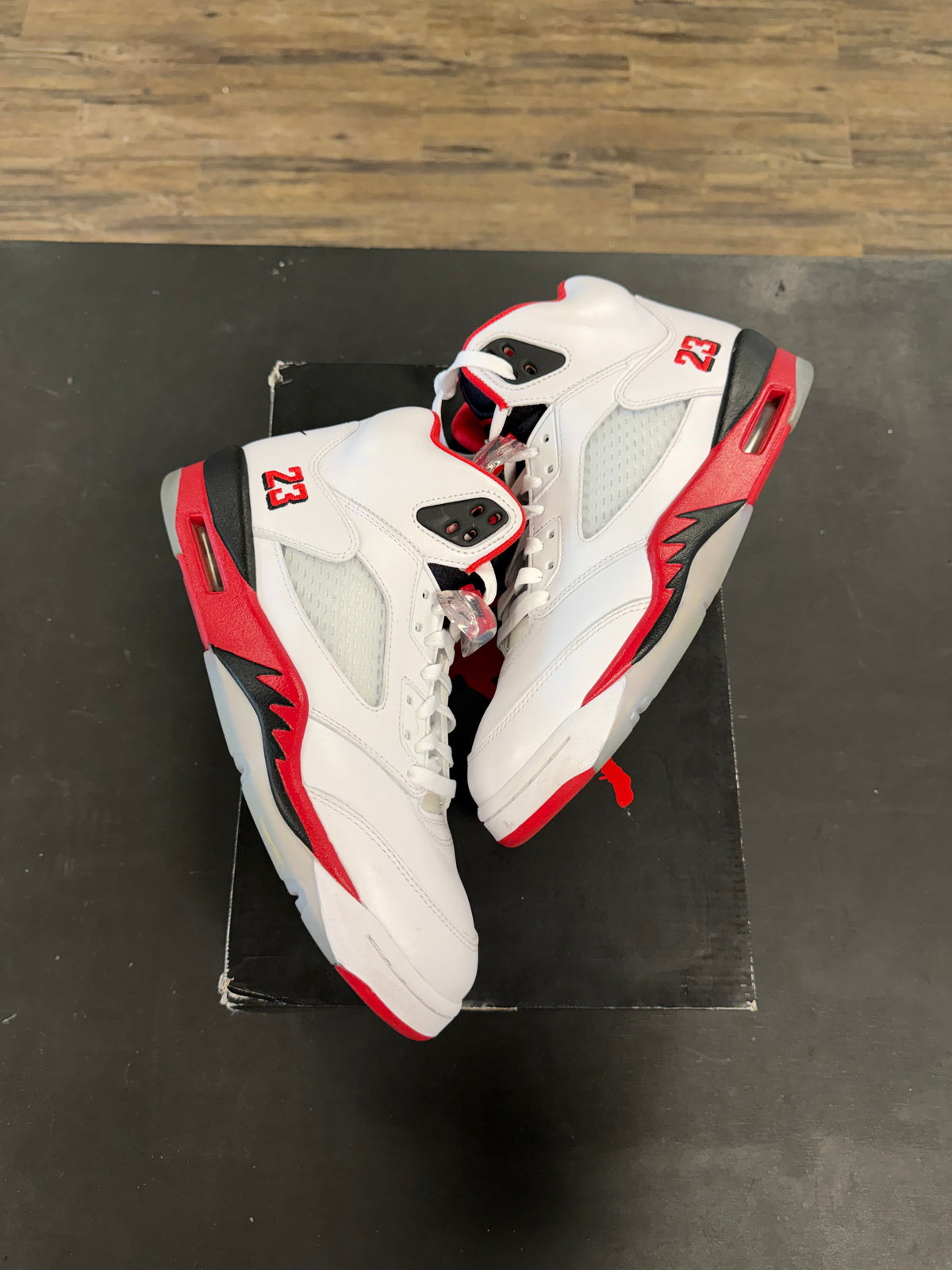 Air Jordan 5s "Fire Red" Size 9.5