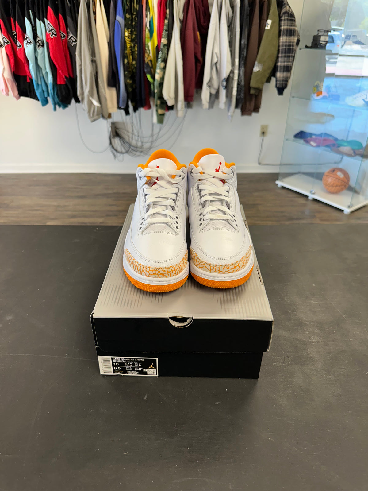Air Jordan 3s "Orange Citrus" Size 8.5