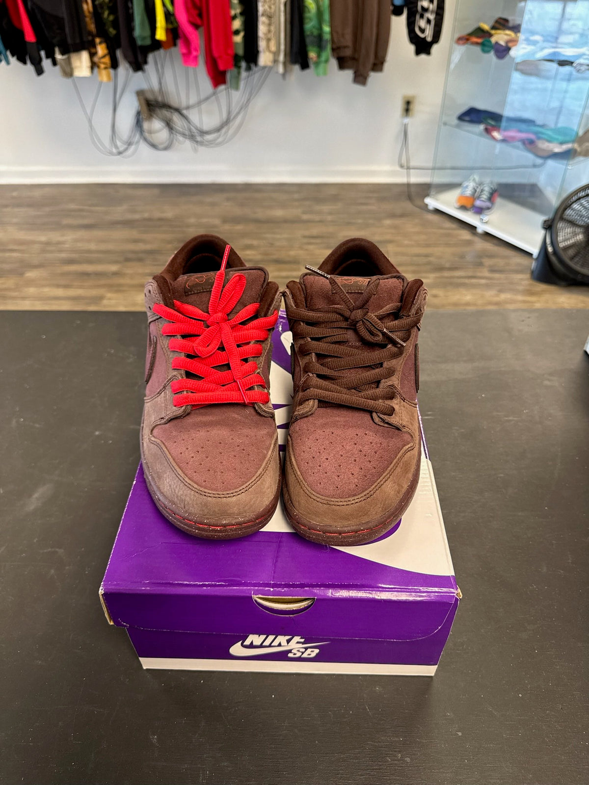Nike SB Dunk Low "City Of Love Burgundy Crush" Size 10