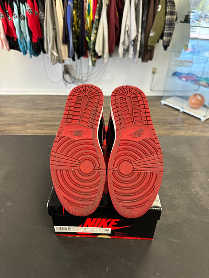 Air Jordan 1s High OG "Patent Bred" Size 9