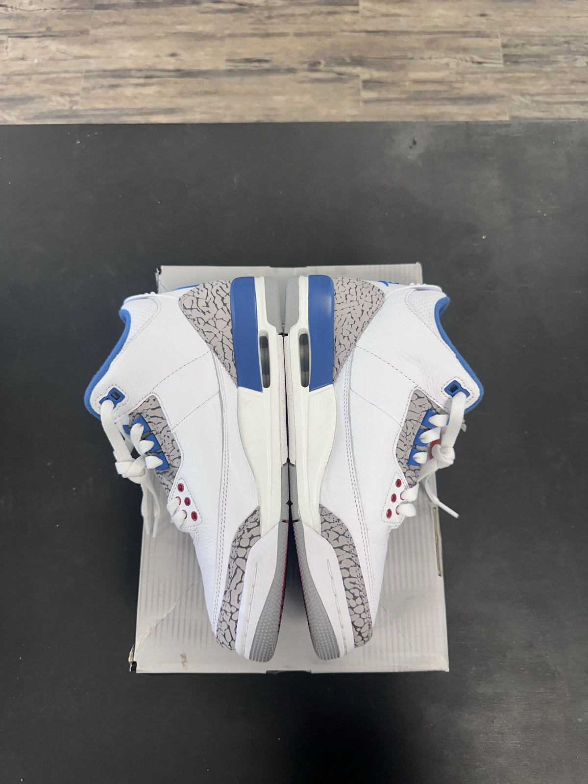 Air Jordan 3s "True Blue" Size 7
