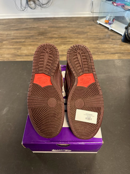 Nike SB Dunk Low "City Of Love Burgundy Crush" Size 10