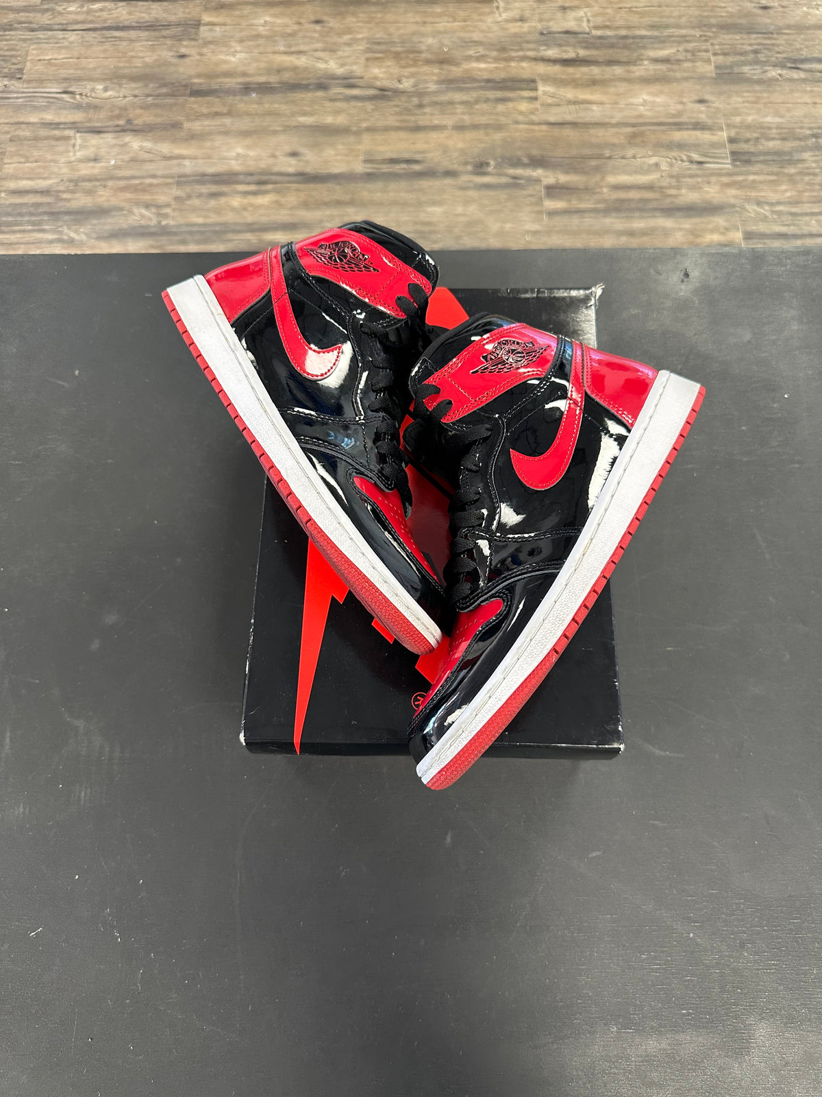 Air Jordan 1s High OG "Patent Bred" Size 9