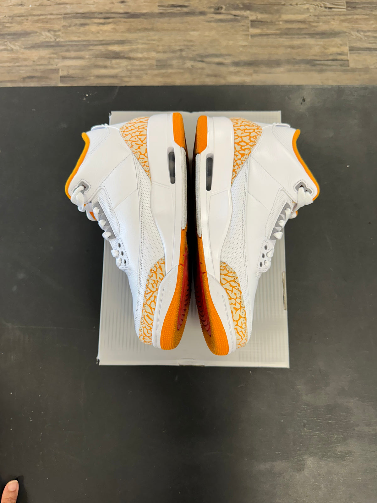 Air Jordan 3s "Orange Citrus" Size 8.5