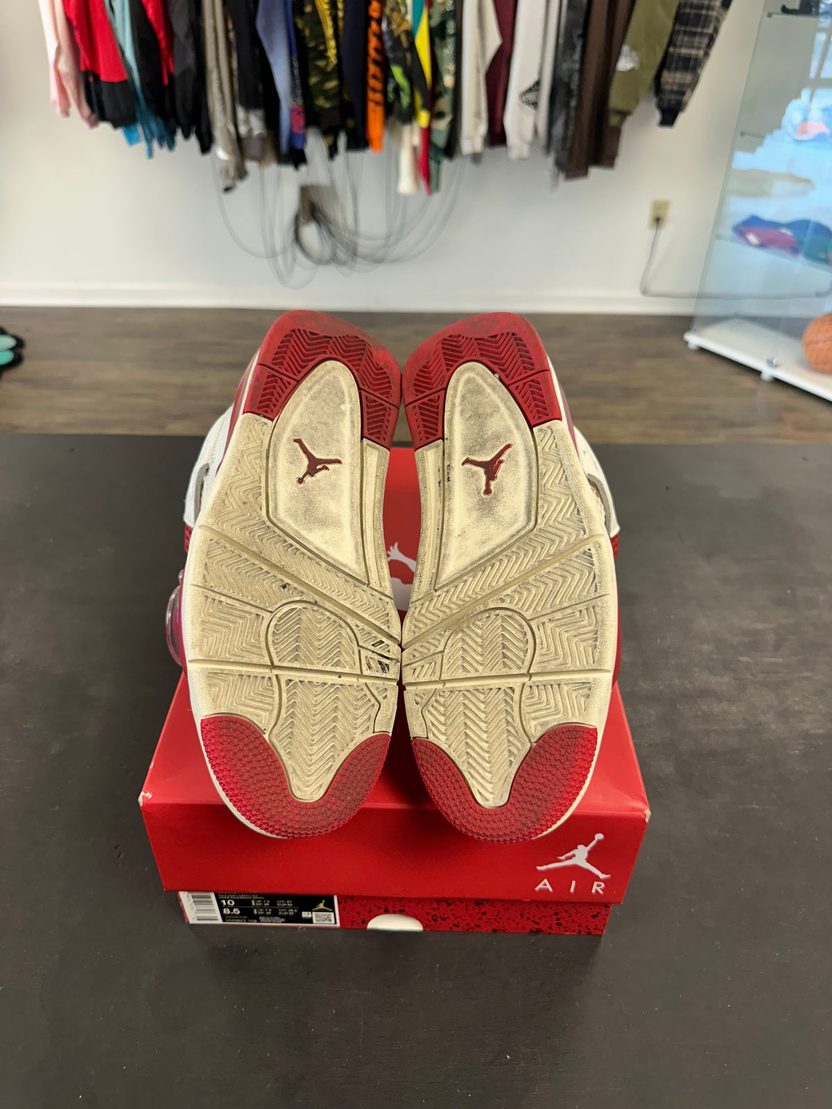 Air Jordan 4s "Valentines Day Sierra Red" Size 8.5
