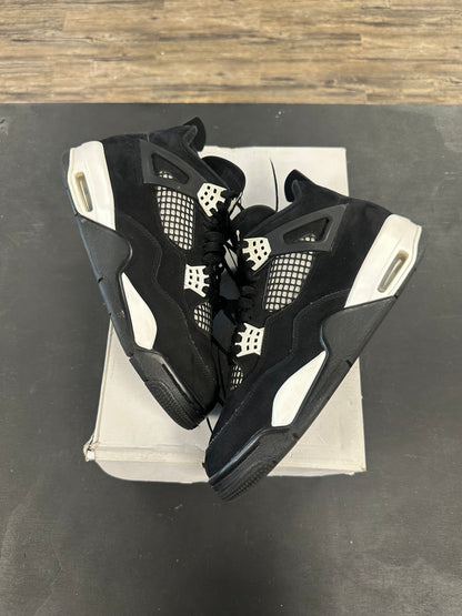 Air Jordan 4 "White Thunder" Size 9