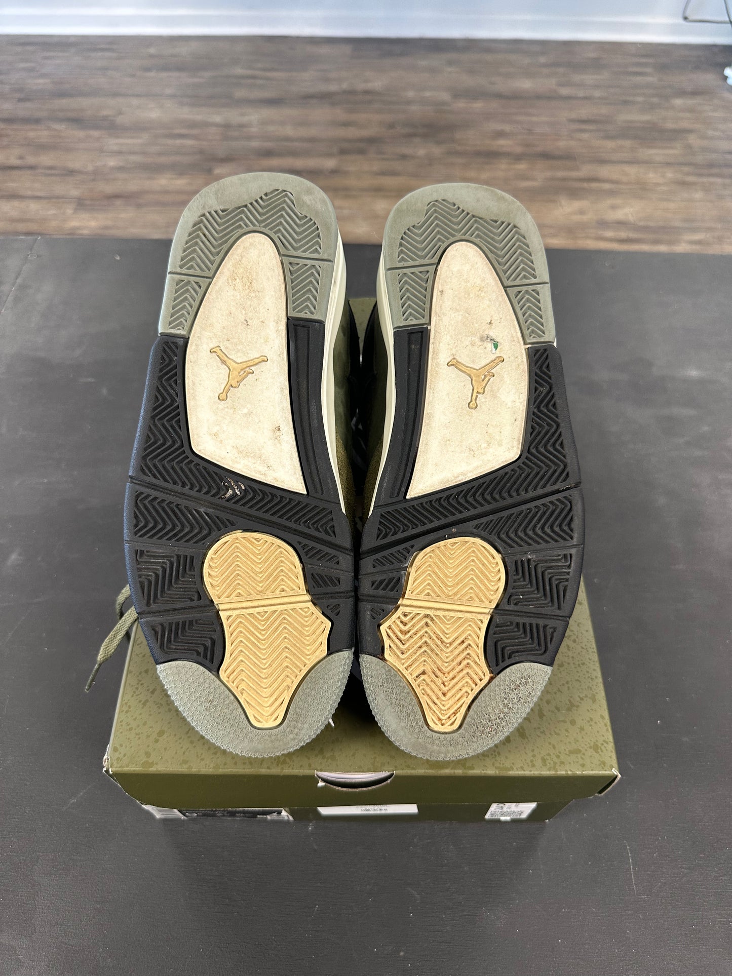 Air Jordan 3s "Olive" Size 9.5