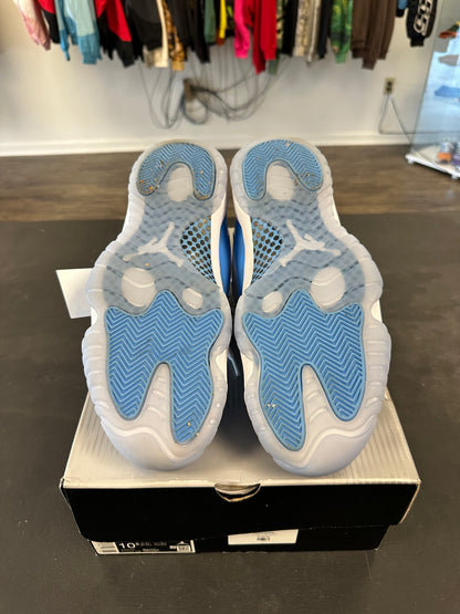 Air Jordan 11s "UNC" size 10.5
