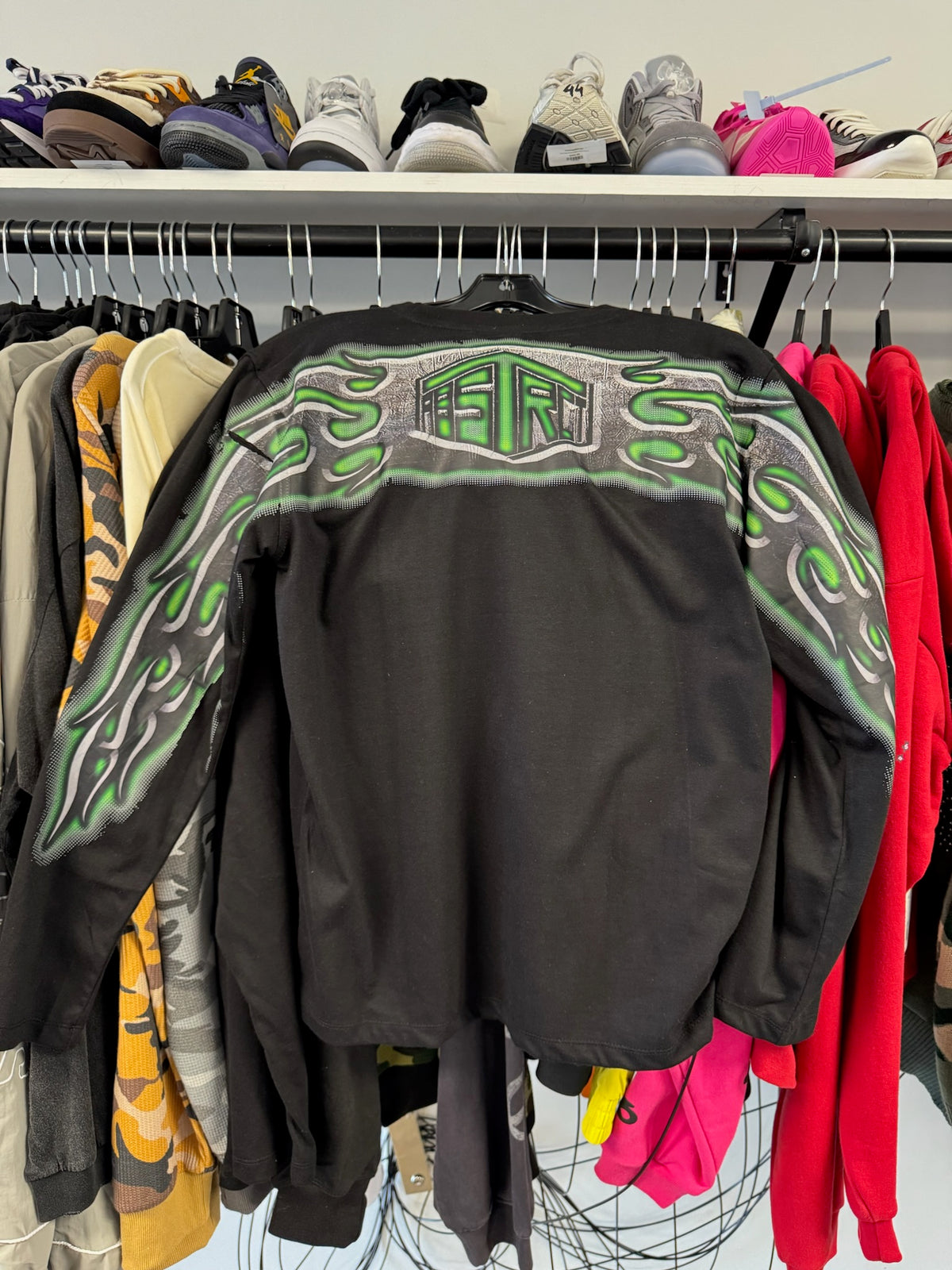 Abstract Black/Green Longsleeve Xlarge