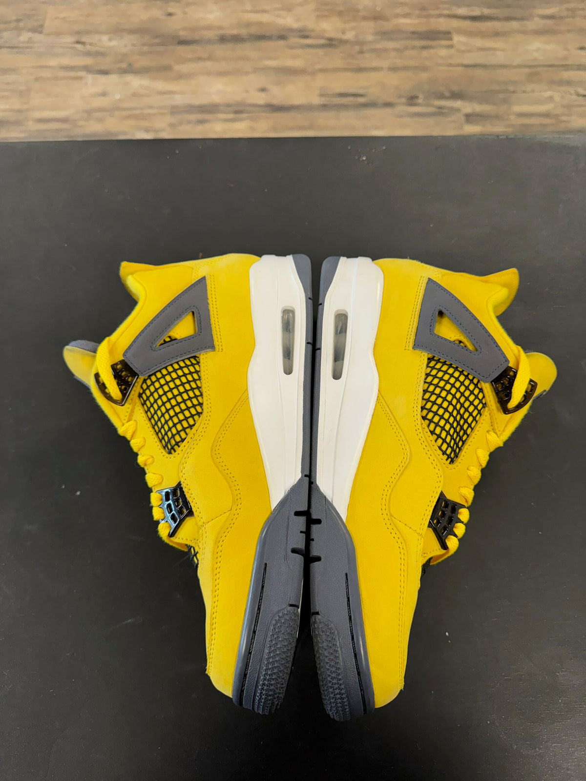 Air Jordan 4s "Lightning" Size 10