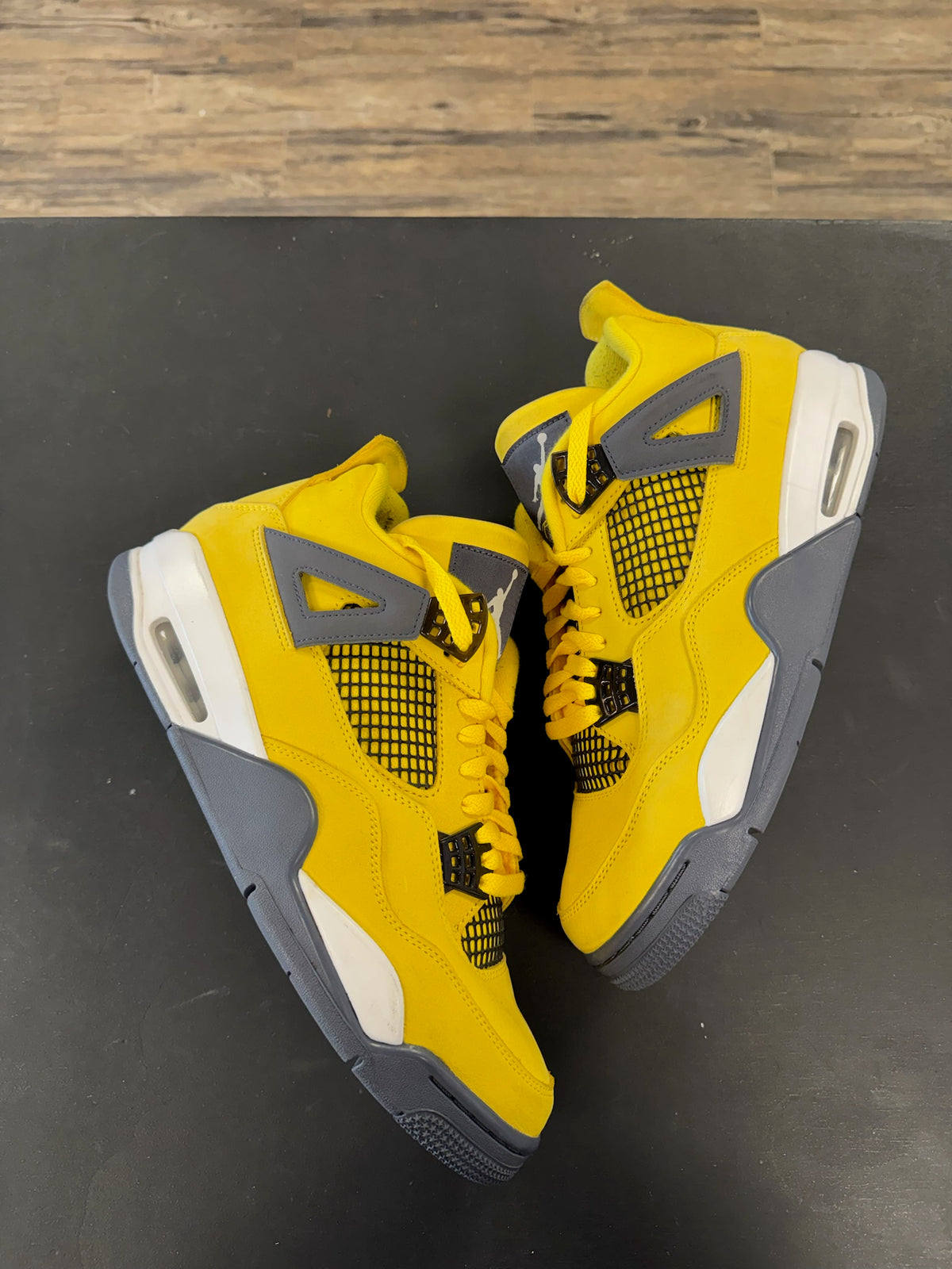 Air Jordan 4s "Lightning" Size 10