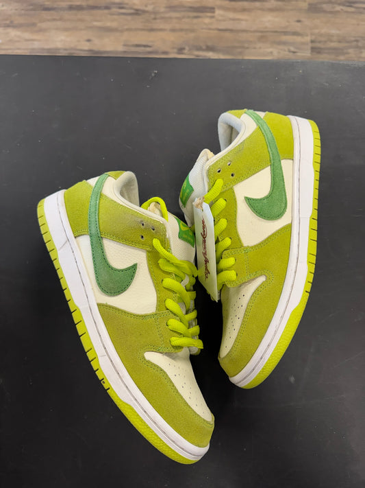 Nike SB Dunk Low "Green Apple" Size 7.5