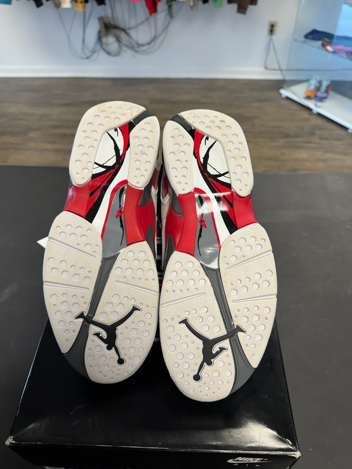 Air Jordan 8s "Bugs Bunny" Size 7.5M