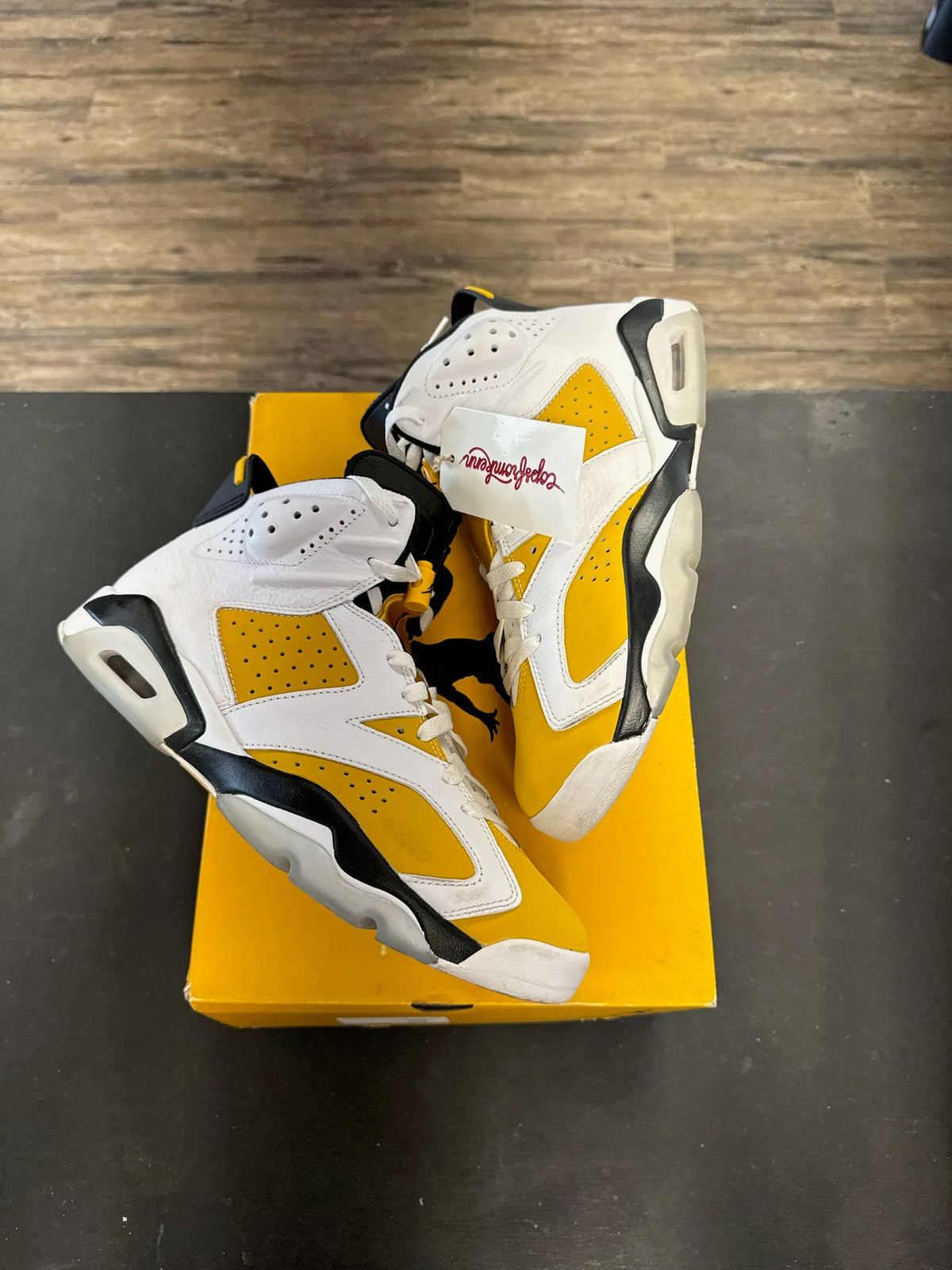 Air Jordan 6s "Ochre" Size 10.5