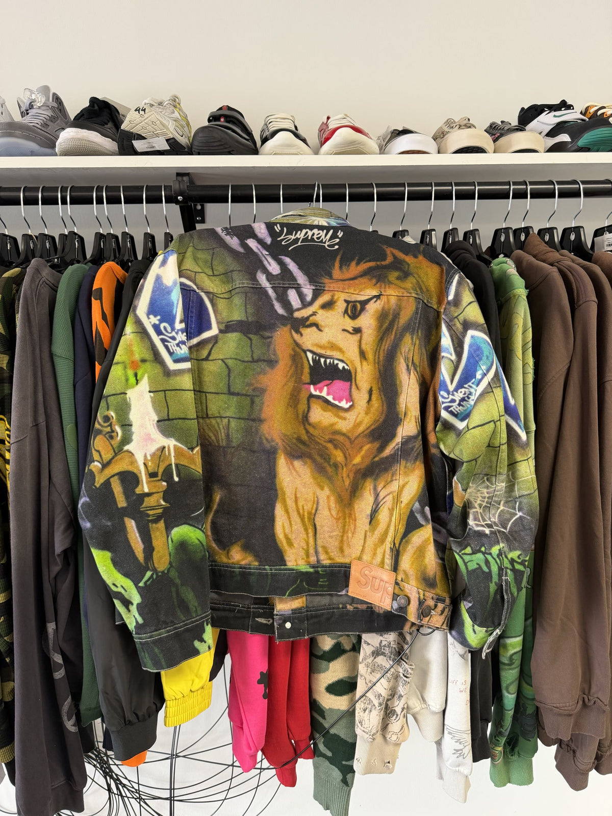 Supreme SS18 Lion's Den Denim Trucker Jacket Medium