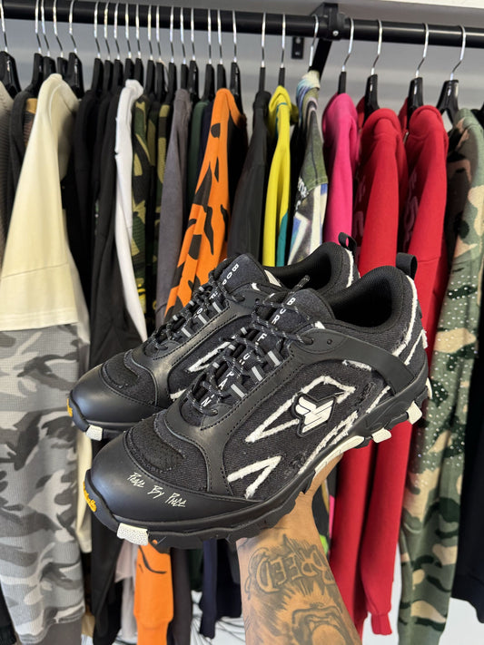 Sicko Black/White Size 9
